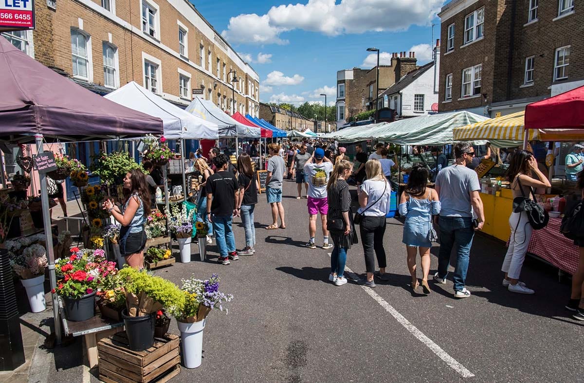9 Essential Street Food Markets in London (& What to Eat)