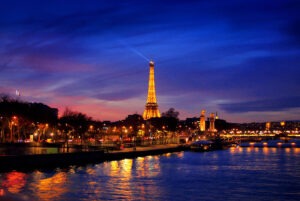 5 Things to Do in Paris Alone at Night – Tips for Solo Travelers