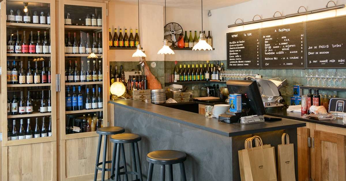 6 Best Wine Bars in Paris That You'll Never Want to Leave