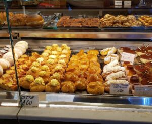 5 Beloved Bakeries in Venice for Pastries, Pizza, & More